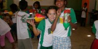Reciclagem de pets para cultivo de hortalicas - Escola Odete Sampaio - Petrolina-PE (17-10-2012)