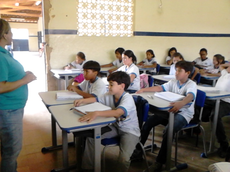 Atividade de adesivagem - Escola Estadual Eduardo Coelho - Petrolina-PE - 03.08.15